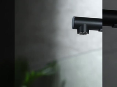 Puxe para baixo o torneira da cozinha