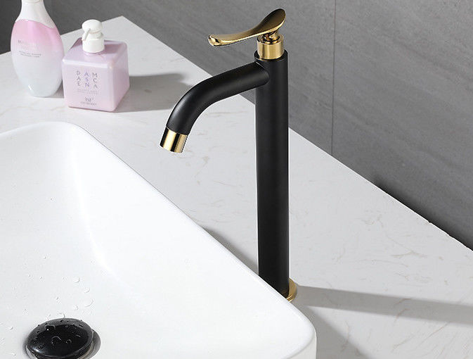 Torneiras da bacia da água fria do banheiro à moda de aço inoxidável da embarcação SUS304 únicas em Matte Black